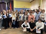 Выпускникам школы №186 сегодня вручили аттестаты